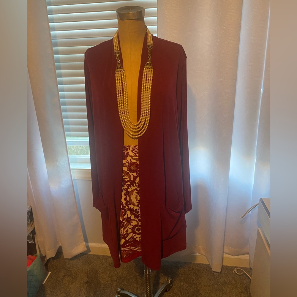 The clothes on fire 🔥cause she got to retire.!2 pc fab casual set. deep  wine